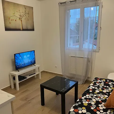 Appartement Lumineux Pres Metro Saint-Denis  Extérieur photo